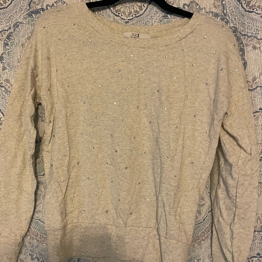 NWOT Light cream crewneck with sequin studs on the front
